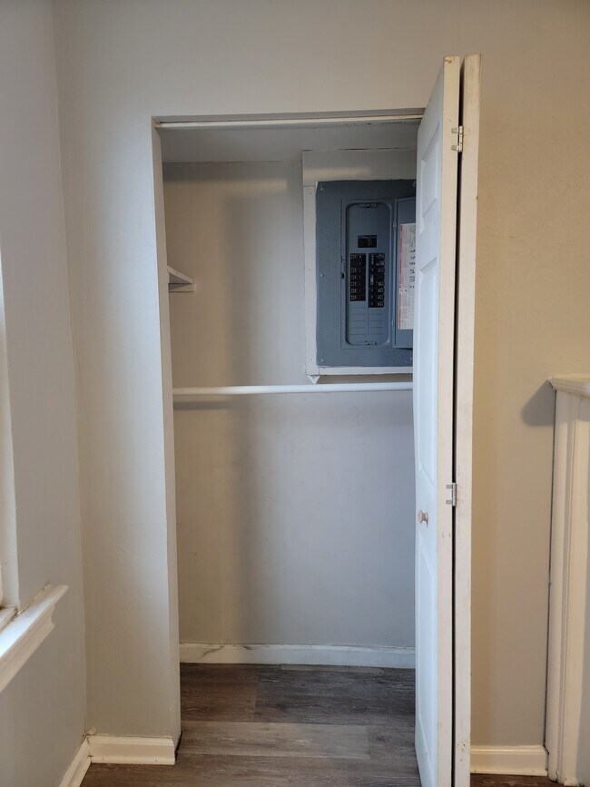 Building Photo - 127 Margaret Street