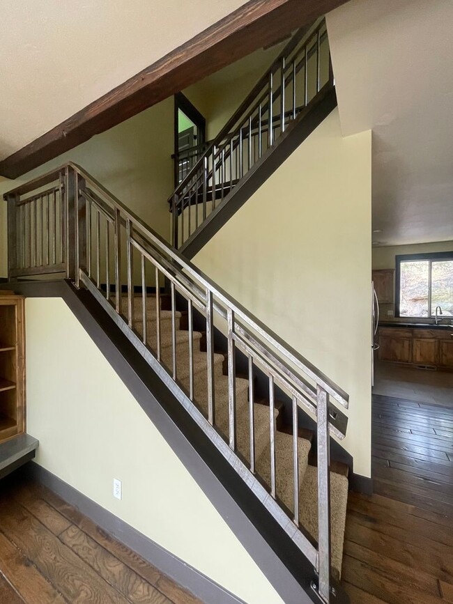 Building Photo - Gorgeous 4 Bedroom Home on Awbrey Butte!