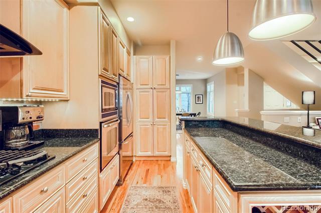 Building Photo - 365 Josephine St