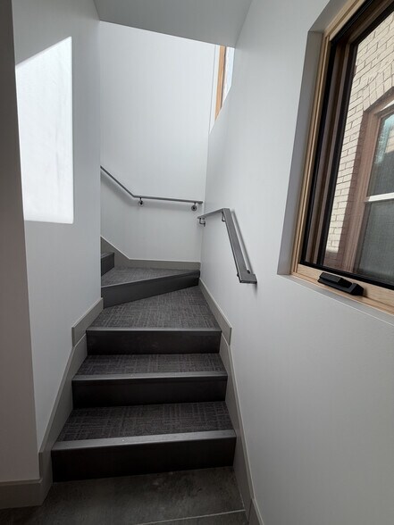 Stariway - 806 S Jefferson St