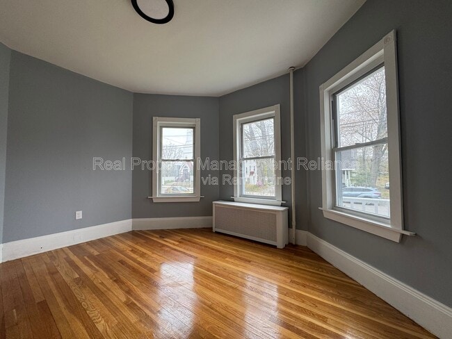 Building Photo - 56 Coolidge St