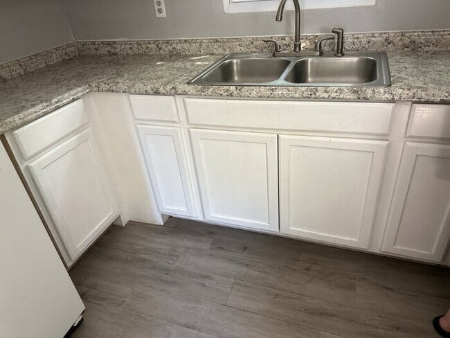 Building Photo - 3 Bedroom 1 Bathroom Jonesville SC