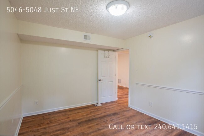 Building Photo - 5046-5048 Just St NE-