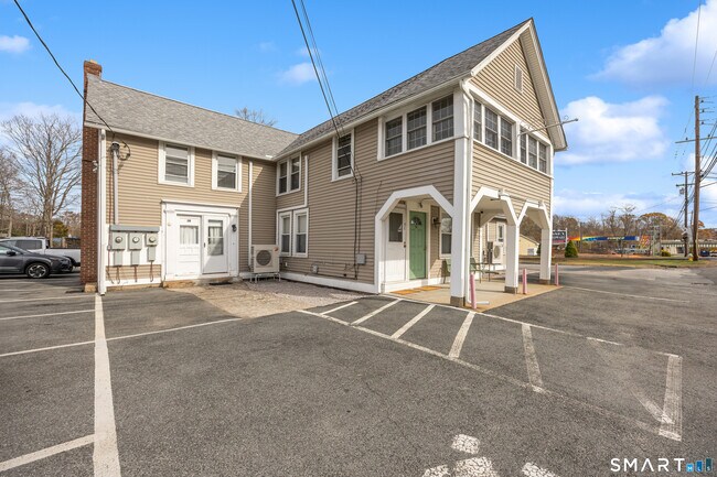 Building Photo - 3 Main St