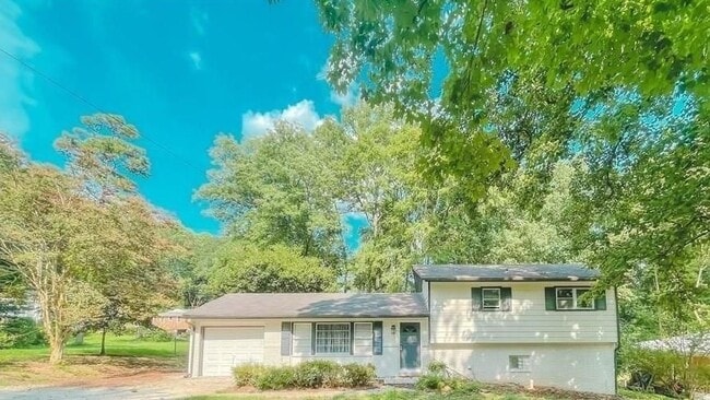 Building Photo - 3749 Pin Oak Cir