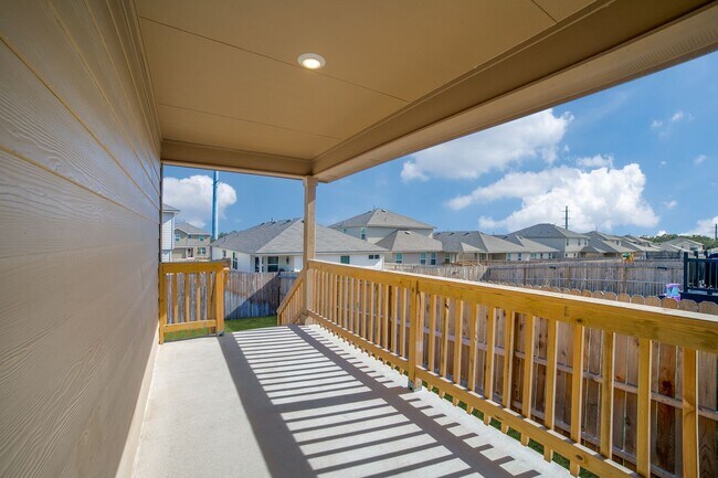 Building Photo - 3 Bedroom and 2 Bathroom home located in Redbird Ranch subdivision