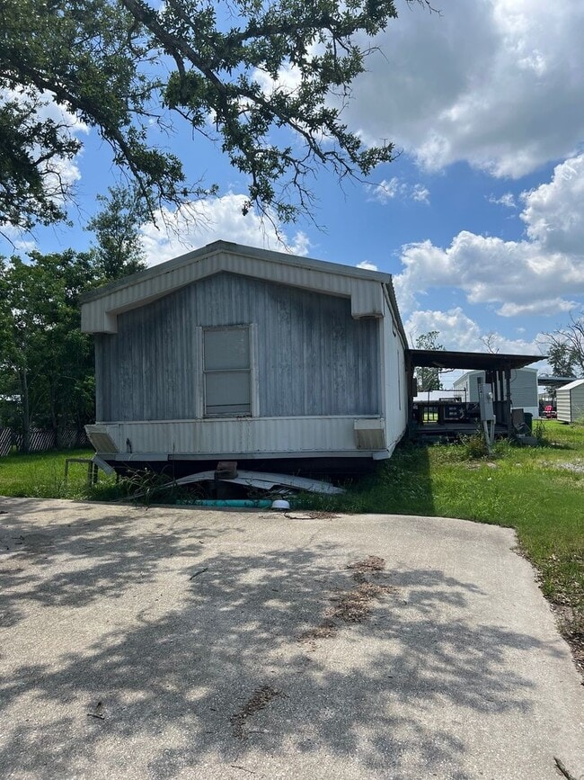 Building Photo - Mobile Home for lease in Sulphur