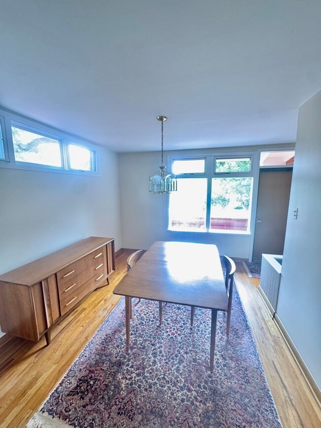 Building Photo - Mid-Mod Wheat Ridge Gem!