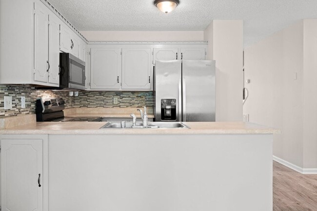 Building Photo - Move-In Specials Available! Single-Family in Oak Grove, KY!