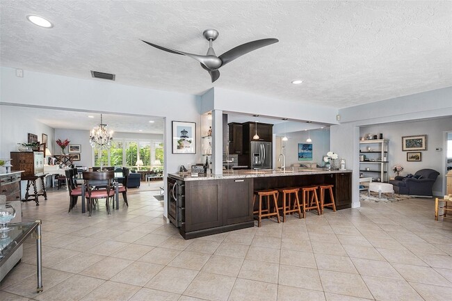 Building Photo - 4510 Bayview Dr