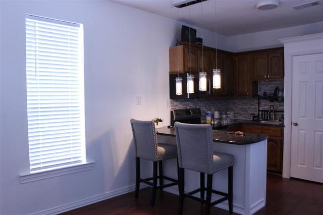 Building Photo - 2411 Anderson St