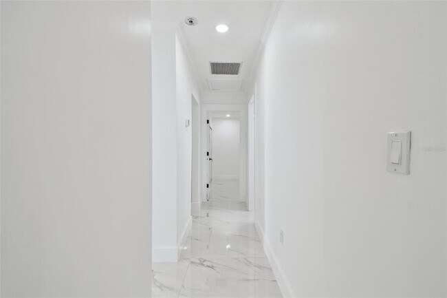 Building Photo - 8708 Thornwood Ln