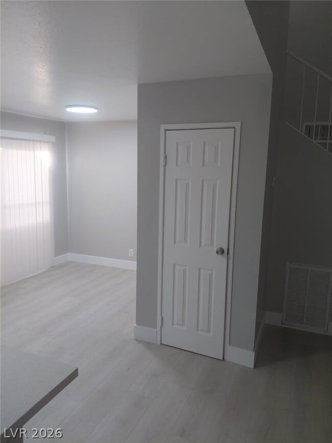 Building Photo - 5228 Garden Ln