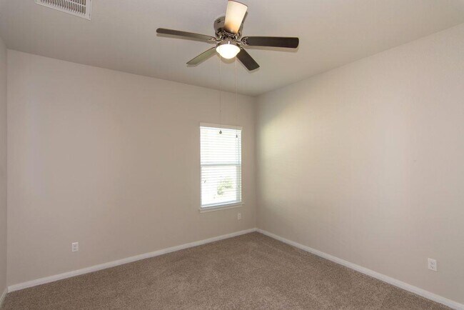Building Photo - 649 Donegal Ln