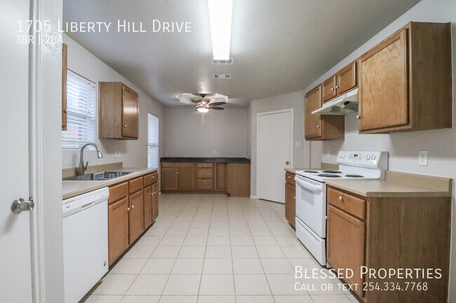 Building Photo - 1705 Liberty Hill Dr