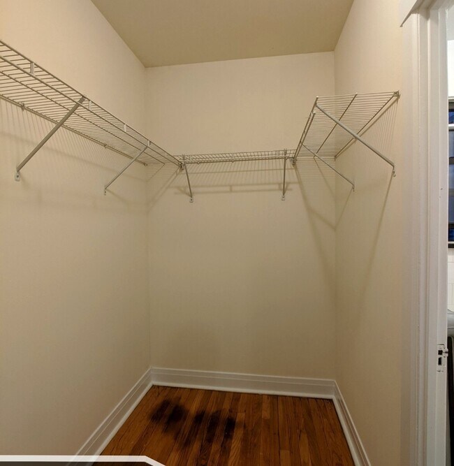 Building Photo - 2649 N Spaulding Ave