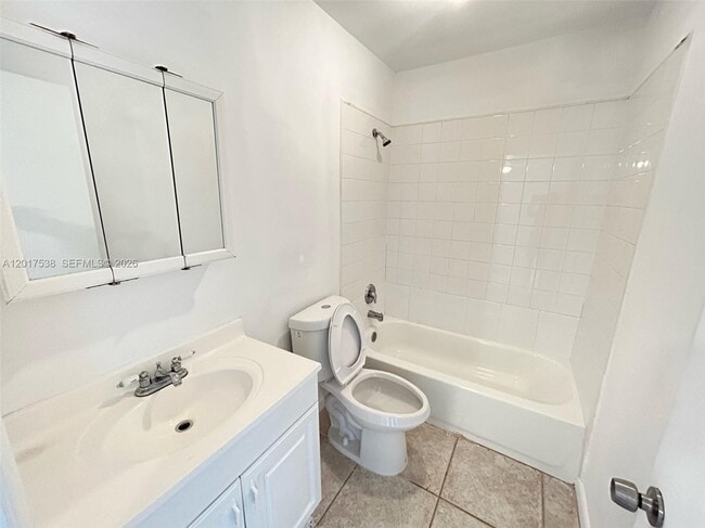 Building Photo - 4817 NW 9th Dr