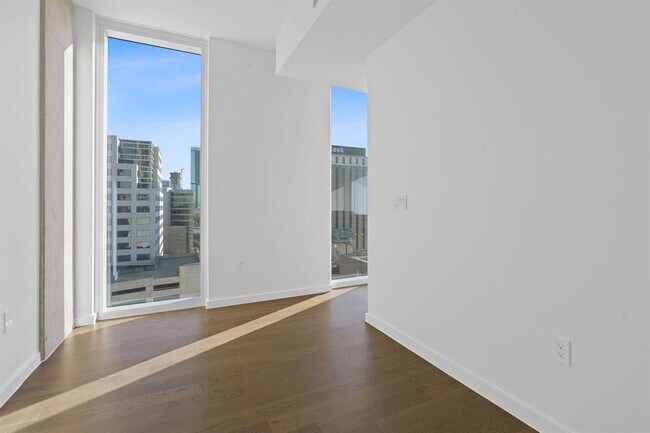 Building Photo - 313 W 17th St