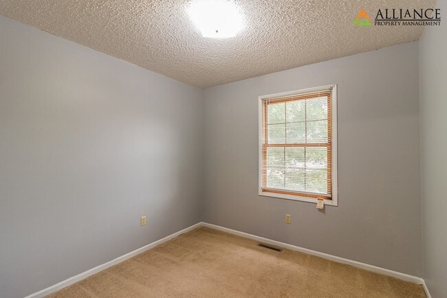 Building Photo - Recently Updated!