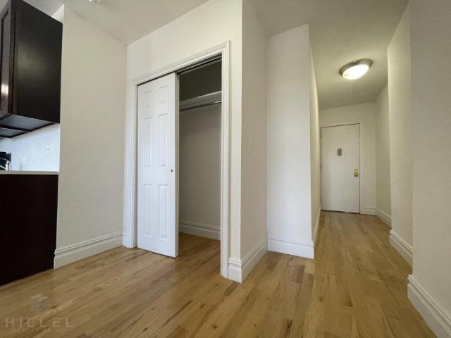 Building Photo - 2 bedroom in ASTORIA NY 11105