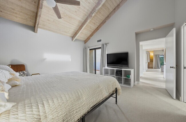 Building Photo - 436 Sunningdale Dr