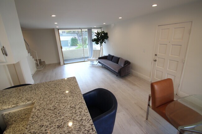 Building Photo - 1724-1728 Montana Ave