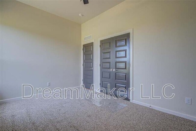 Building Photo - 207 Hope Ave