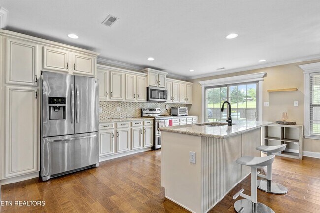 Building Photo - 1017 Brighton Dr