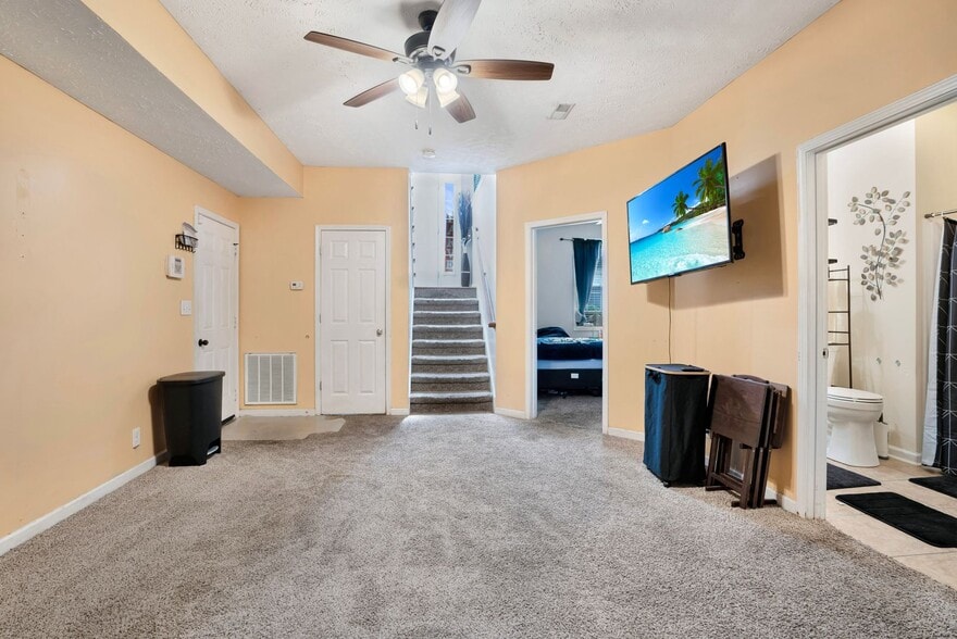 Building Photo - 1213 Chinook Cir