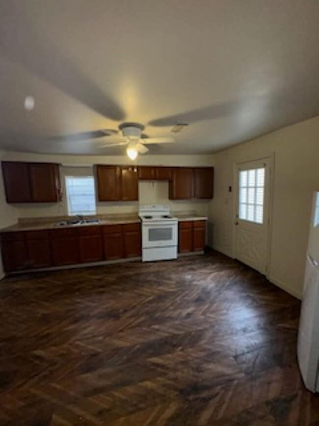 Building Photo - 2513 West Illinois Street, Evansville, Ind...