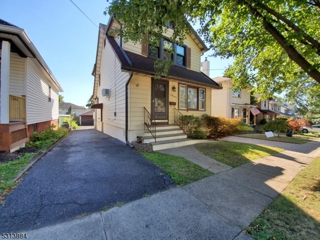 Building Photo - 47 Hackensack Ave