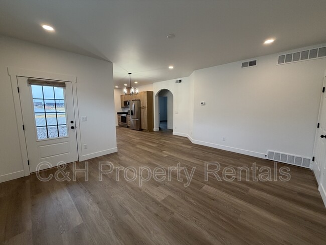 Building Photo - 2529 Esther Rose Ln