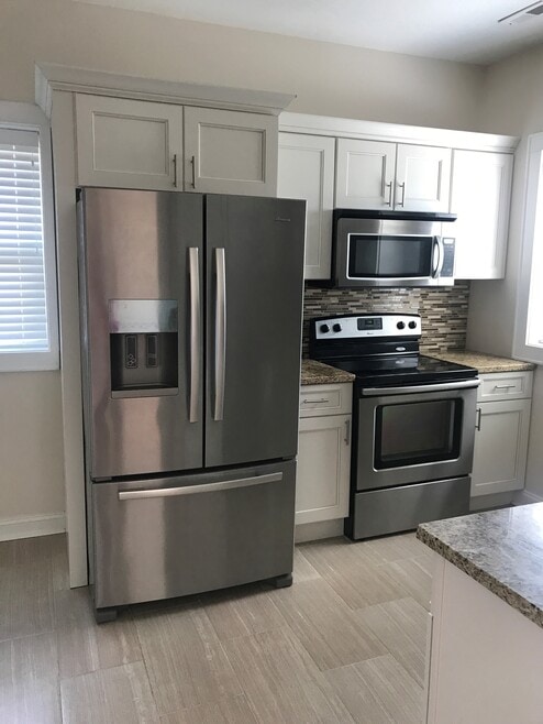 Building Photo - 403 8th Ave