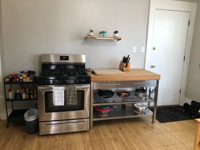 Building Photo - 2460 S Delaware Ave