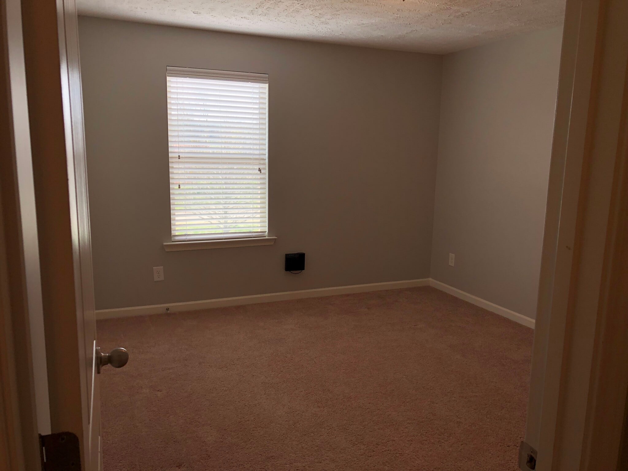 Bedroom #2 with walk in closet and bathroom - 1514 Sprucedale Dr