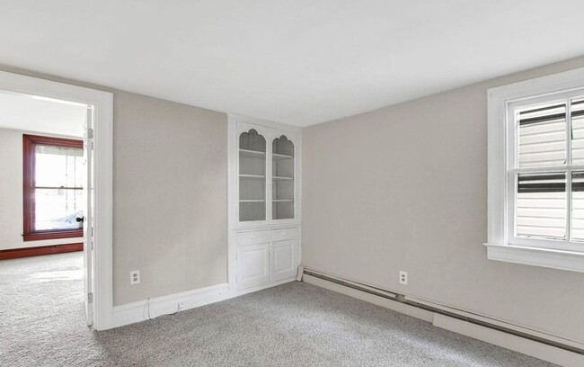 Building Photo - Bright 1 Bedroom Apartment in Dallastown!