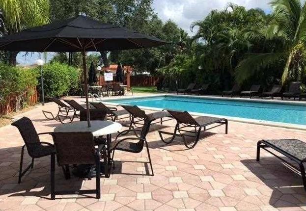 Swiming pool - 2160 16th SW Ave