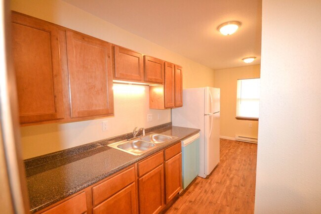 Building Photo - Longton Apartments