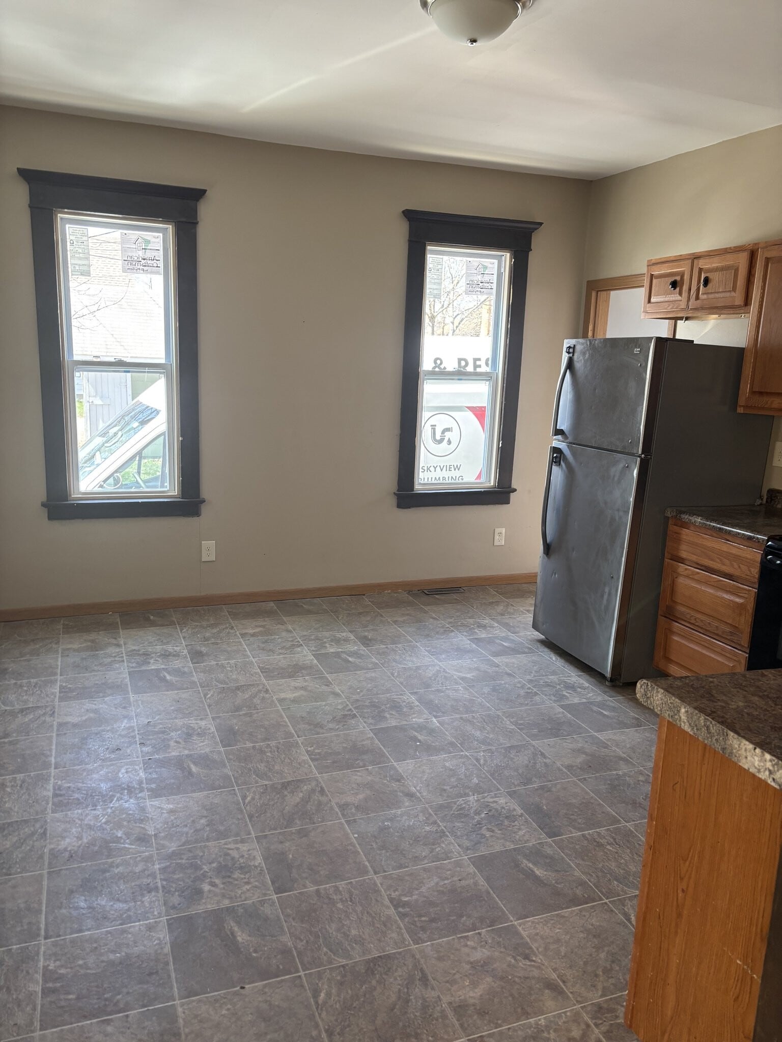 Building Photo - 801 15th Ave S