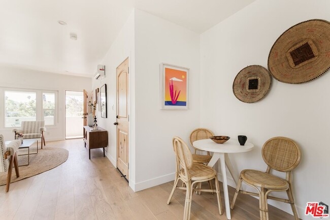 Building Photo - 5847 1/2 Ernest Ave