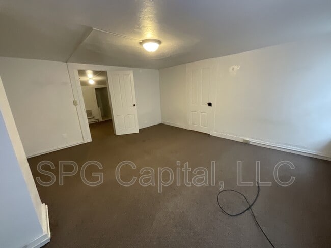 Building Photo - 61 E Middle St