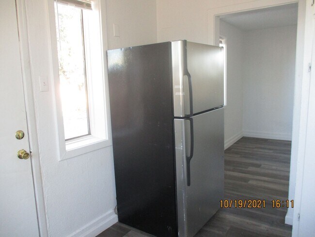 Building Photo - 540 North Ave