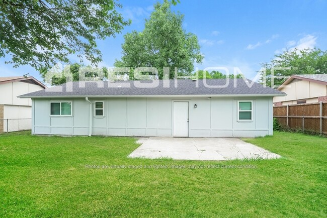 Building Photo - 12308 Spring Branch Dr