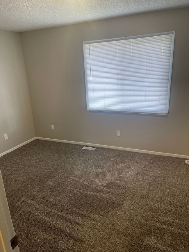 Building Photo - 3010 SE 17th St