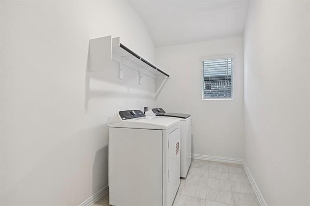 Building Photo - 700 London Town Ln