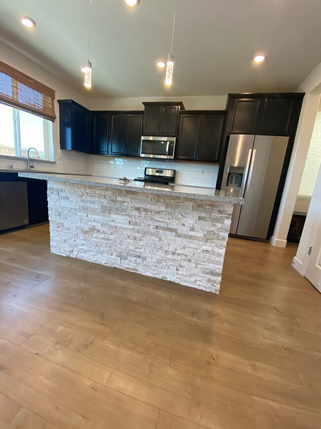 Building Photo - Beautifully upgraded Rocklin 4 Bedroom Home with Owned 15 Panel 5kwh Solar!