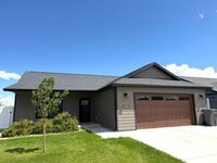 Building Photo - Single Level 3 Bed / 2 bath Home; Pet Friendly, Fenced back yard, Double car Garage