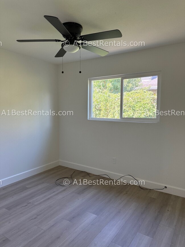 Building Photo - 3808 Sierra St