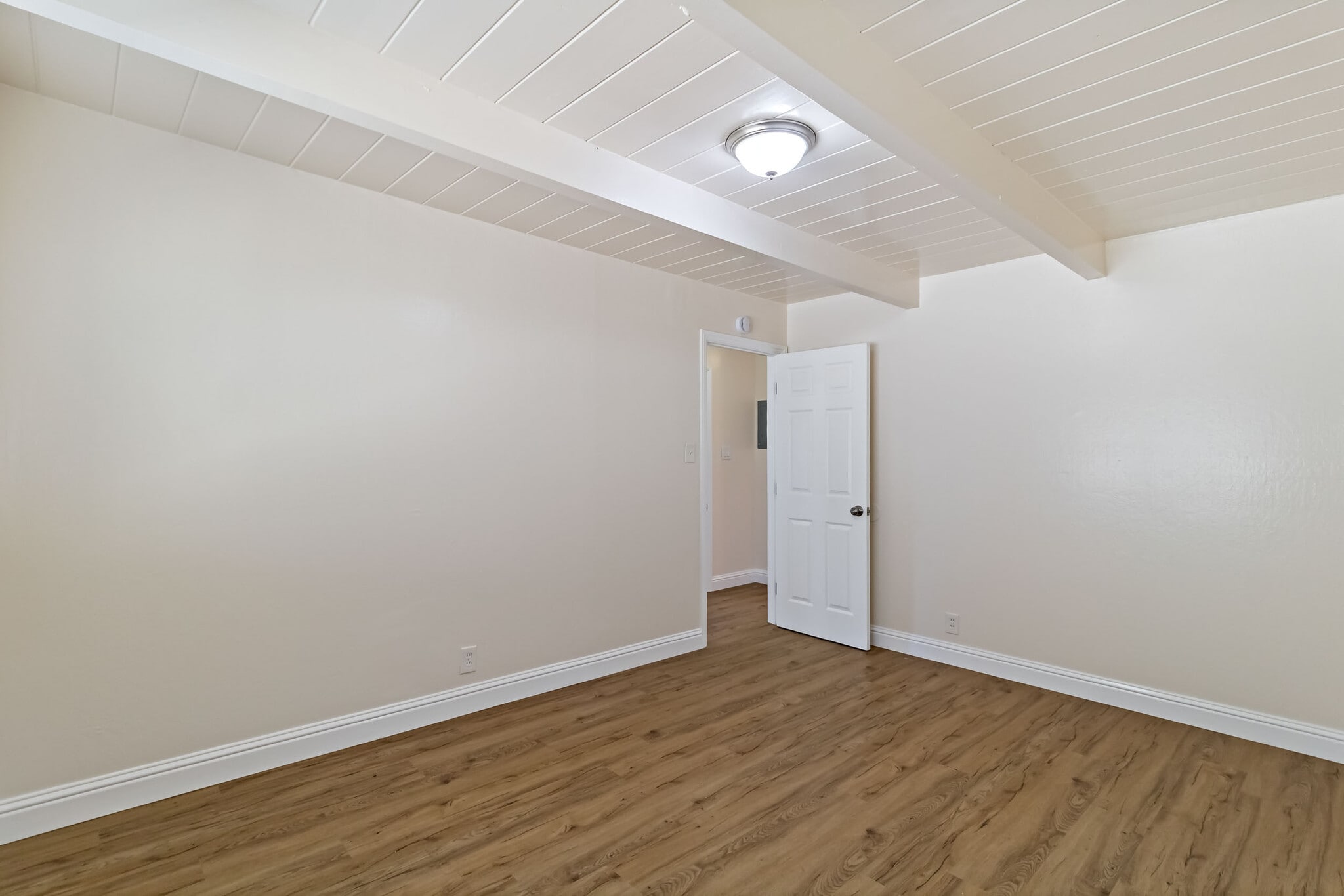 Building Photo - 1970 Powell St