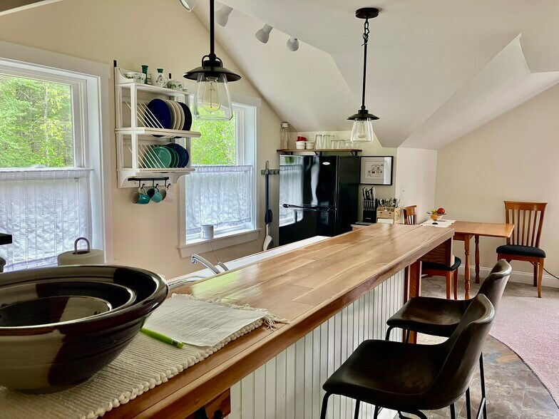 Dining Areas - 183 Back Meadow Rd